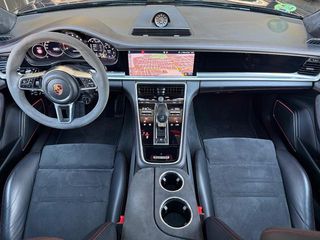 Porsche Panamera GTS 338 kW (460 CV)