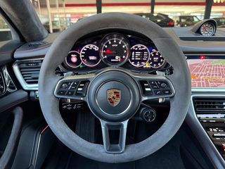 Porsche Panamera GTS 338 kW (460 CV)