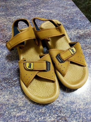 Chanclas de verano con velcro 