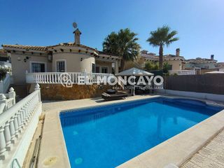 Chalet en venta en Bigastro