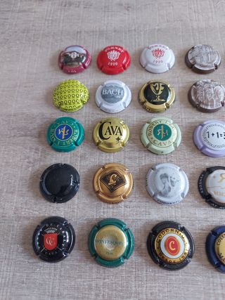 25 Chapas de Cava