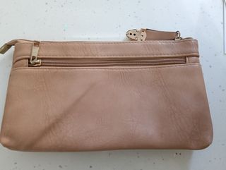 Cartera beige acolchada