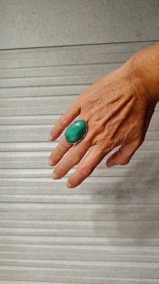 Anillo ovalado verde plata
