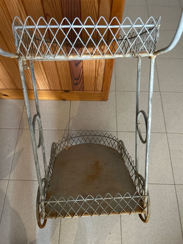 Carrito de jardín metálico .