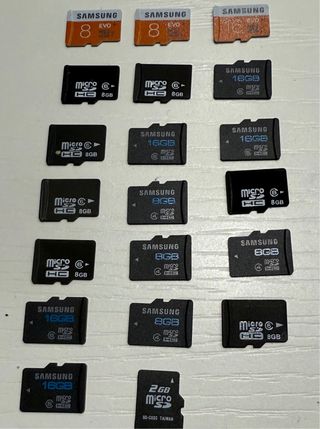 20 MicroSD Samsung: 8GB & 16GB
una 2 gb