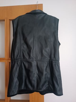 Chaleco piel negro M-L. Medidas foto