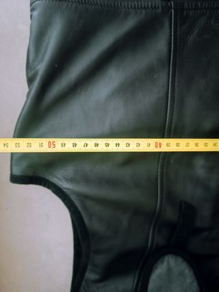 Chaleco piel negro M-L. Medidas foto