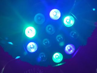 Focos LED discoteca: luces RGB con prograndor y so