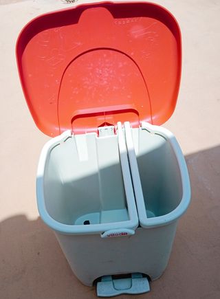 Cubo de basura doble Vileda con pedal