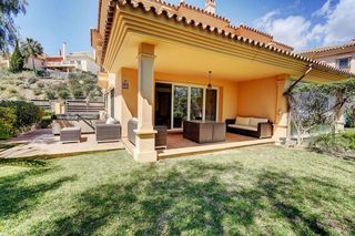 Casa pareada en venta en Calahonda en Mijas