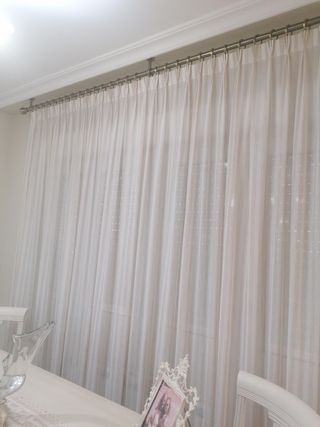 Cortinas blancas - una entera