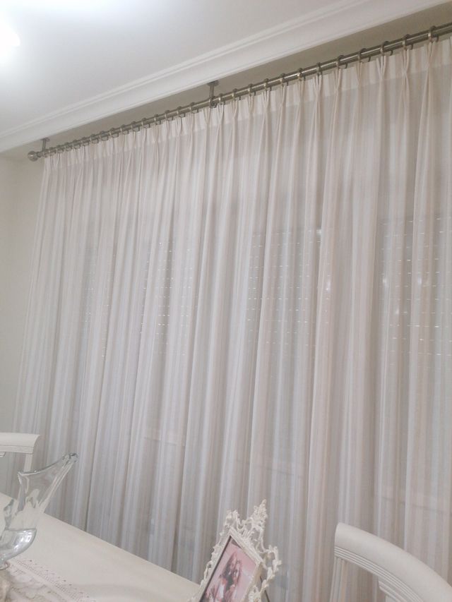 Cortinas blancas - una entera