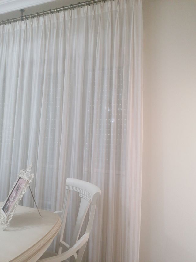 Cortinas blancas - una entera