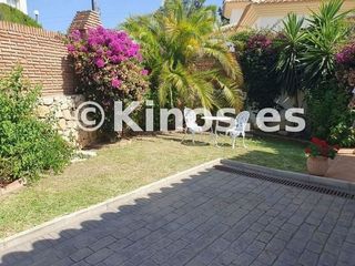 Chalet en venta en El Faro de Calaburra - Chaparral en Mijas