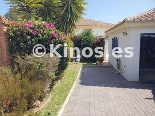 Chalet en venta en El Faro de Calaburra - Chaparral en Mijas