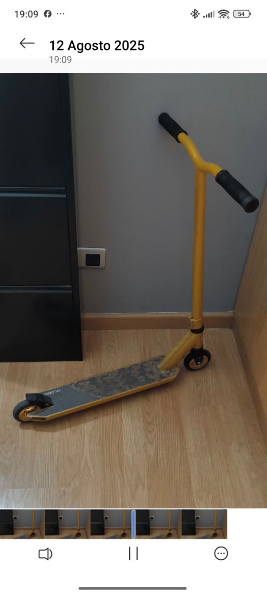 Patinete Stunt Amarillo 80cm