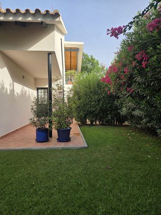 Chalet en alquiler en El Zaudín - Club de Golf en Bormujos