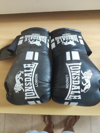 Saco boxeo rojo - Entrenamiento y 2 pares de guant