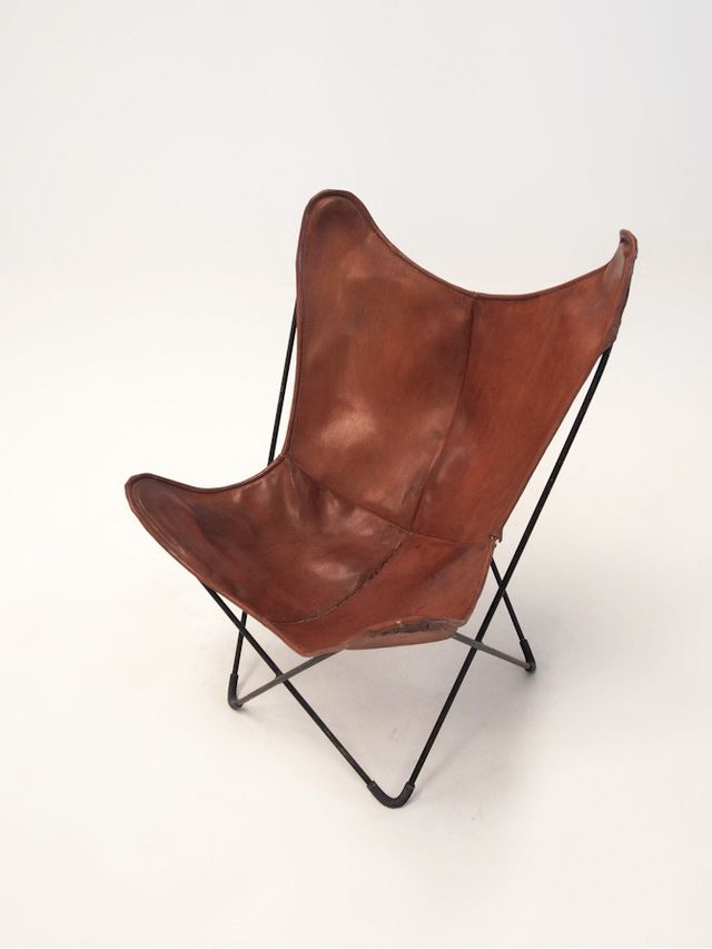 Estofamos todo o tipo de cadeiras, sofás e poltronas.