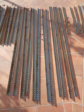 Perfil estantería +Paneles acero galvanizado usado