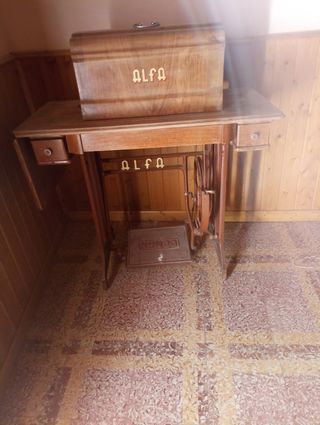 Máquina coser Alfa Antigua