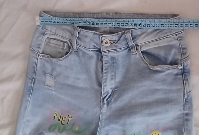 Vaqueros rotos pintados