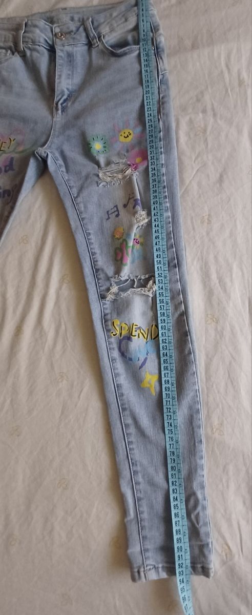 Vaqueros rotos pintados