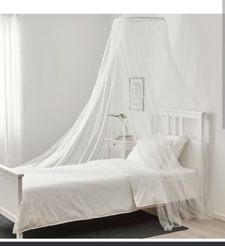 Mosquitera Ikea blanca - cama