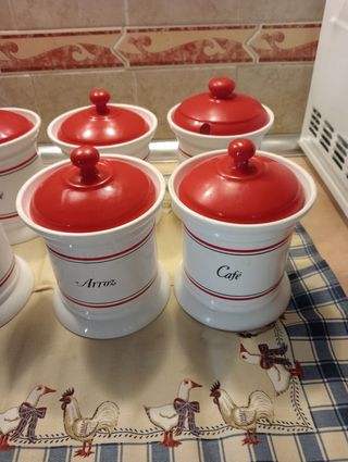 Juego de tarros cocina y copas.