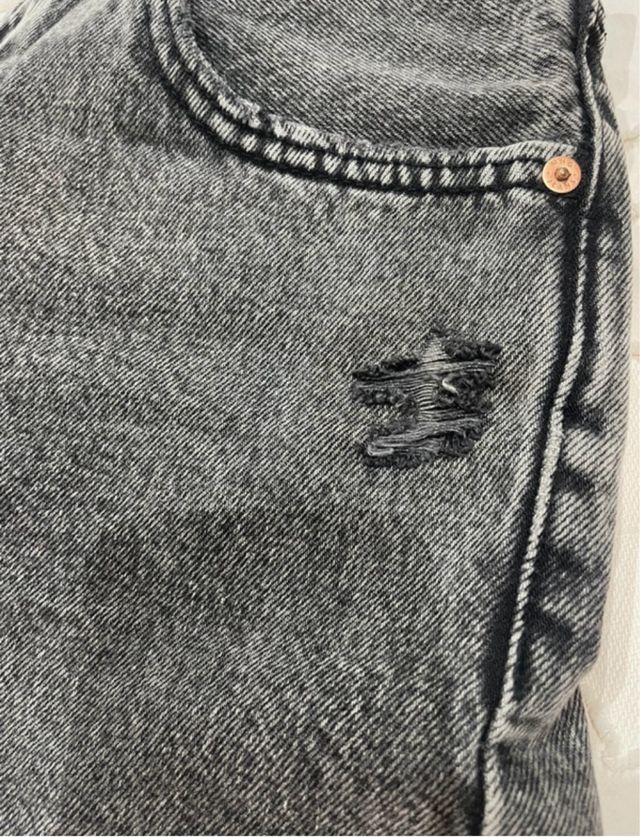 Shorts vaqueros negros rotos