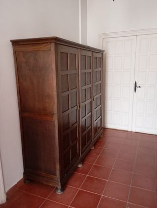 Armario madera 3 puertas