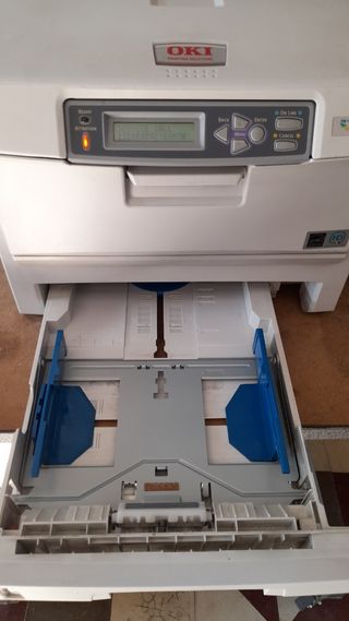Impresora OKI C5750 - con consumibles