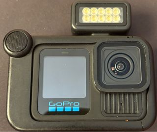 GoPro Hero Black 13 + Flash + SD 64GB + carcasa