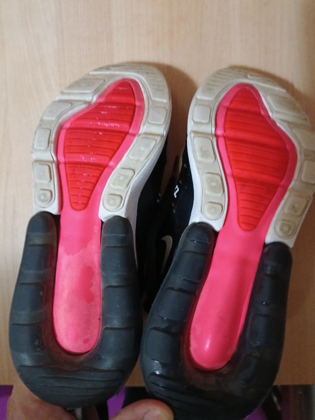 Nike Air 27c - Negras - Talla 36