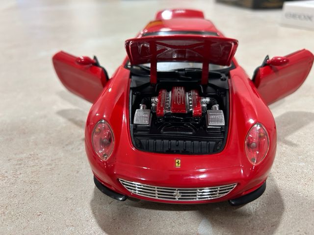Ferrari escala 1/18 dino ferrari f137