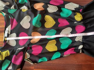 Precioso vestido con estampado de corazones