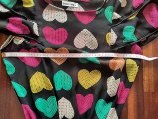Precioso vestido con estampado de corazones