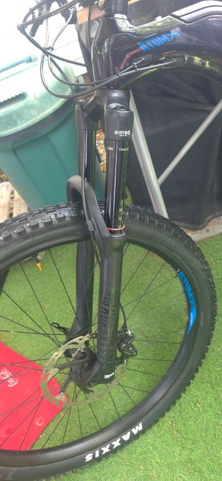 Bicicleta eléctrica BH Carbon 720