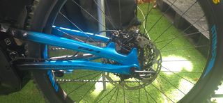 Bicicleta eléctrica BH Carbon 720