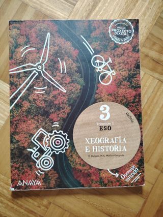 3 libros de texto de Xeografía e historia 3° ESO