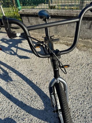 ¡¡LIQUIDACIÓN!!  Bicicleta BMX negra
