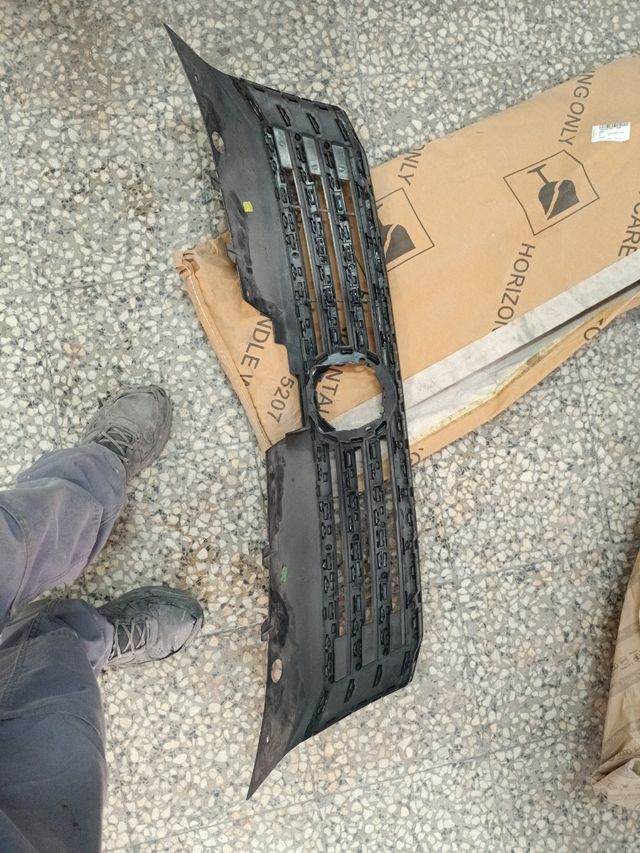 Parrilla frontal VW Touran