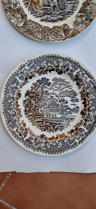 4 Platos decorativos vintage