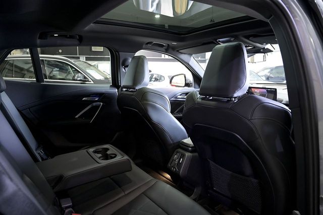 BMW iX2   eDrive20 