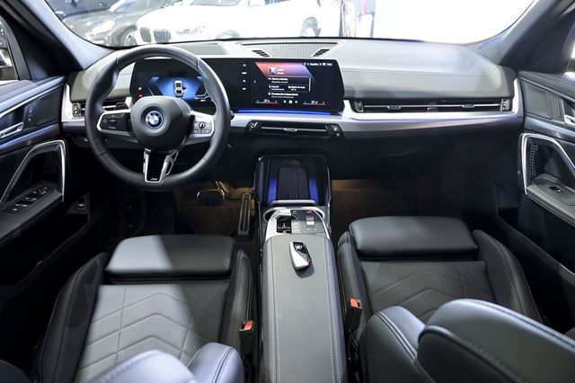 BMW iX2   eDrive20 
