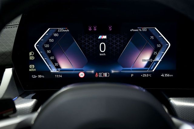 BMW iX2   eDrive20 