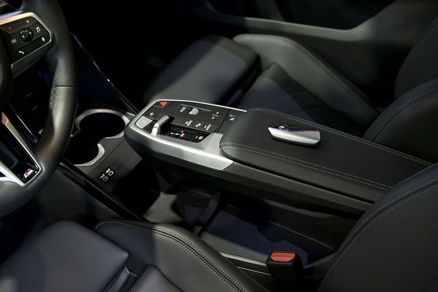 BMW iX2   eDrive20 