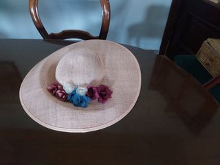 Pamela blanca y rosa - tocado