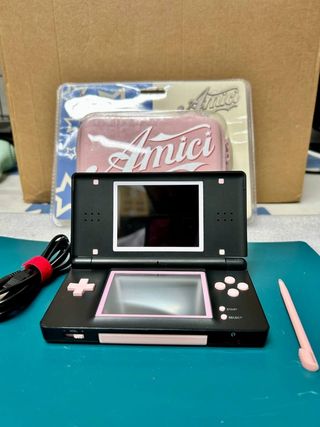 Nintendo DS Lite rosa e nera + giochi
