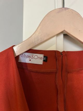 Mono largo elegante rojo teja